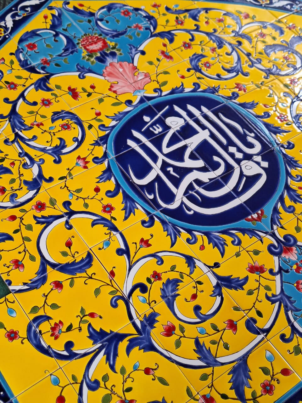  توضیحی درباره کاشی هفت رنگ و نحوه کار در  کارگاه کاشی